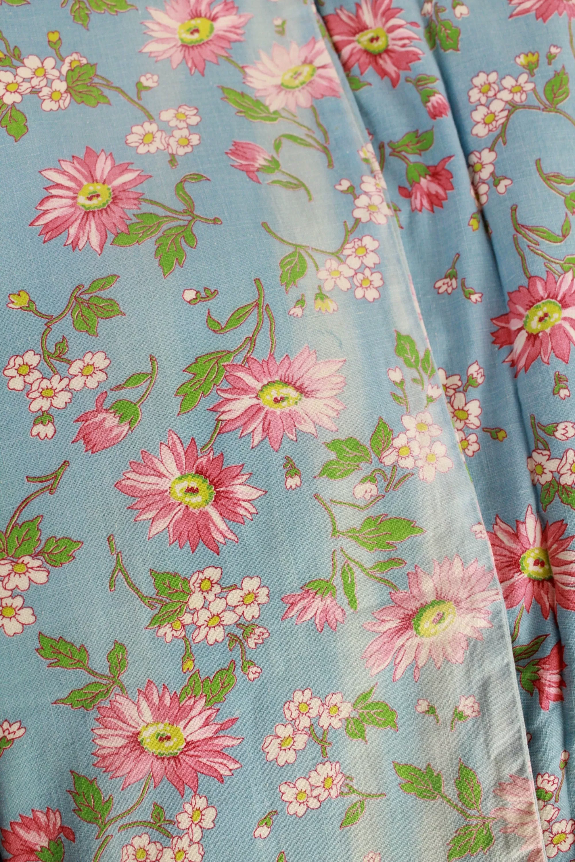 1940s Daisy Print Cotton Duvet Cover, 71" x 68"