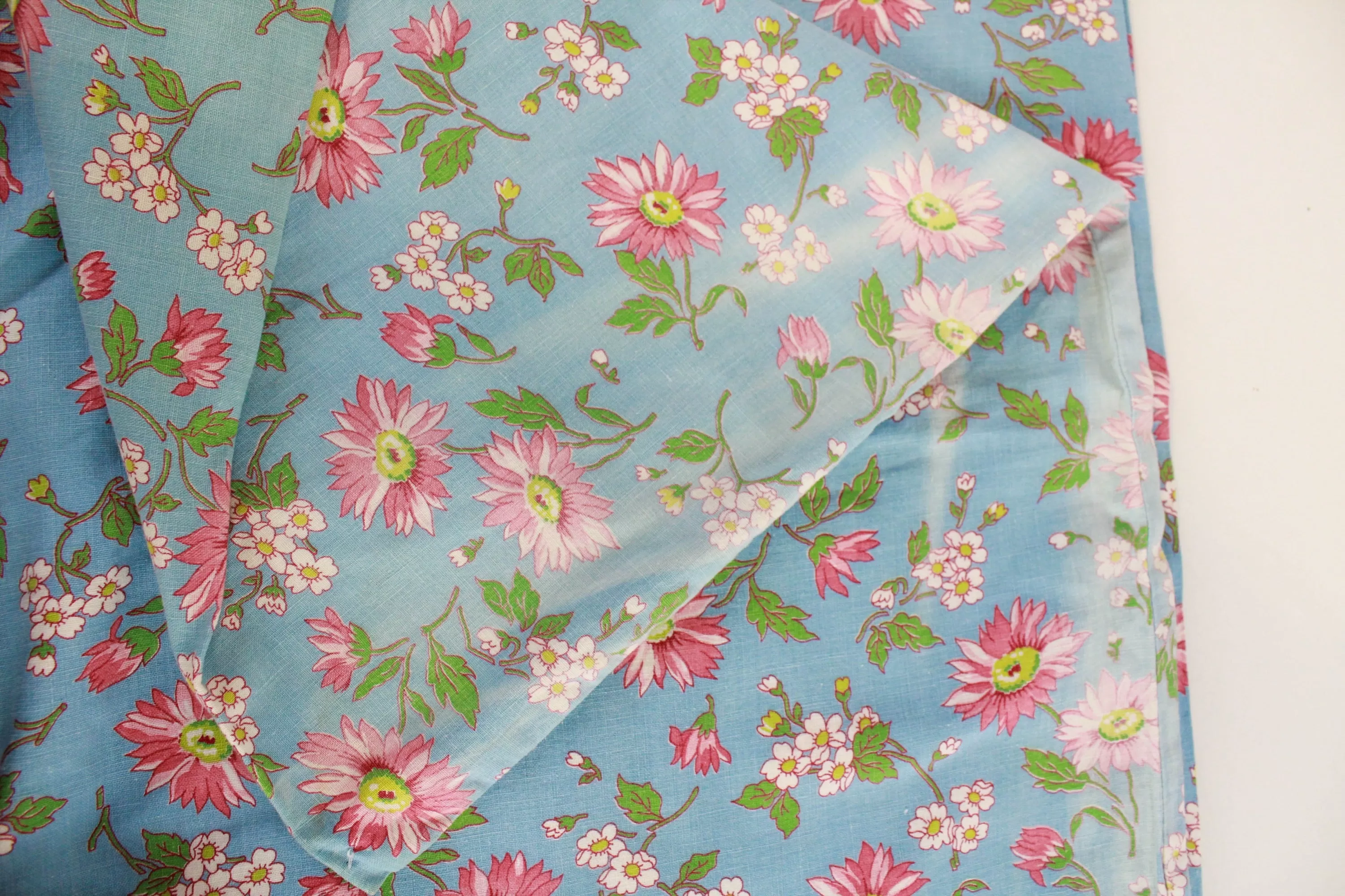 1940s Daisy Print Cotton Duvet Cover, 71" x 68"