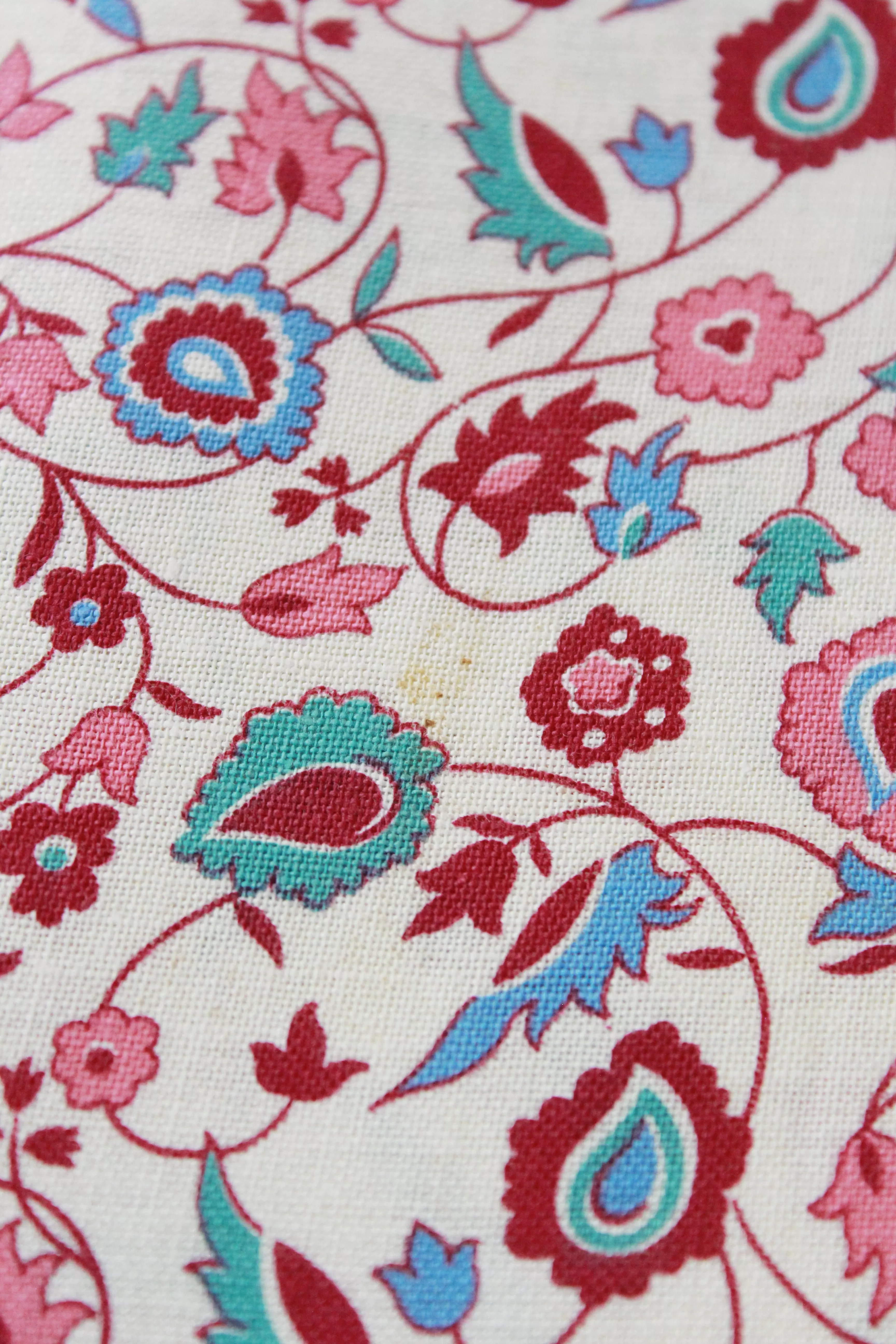 1940s Magenta Floral Feedsack, Vintage Floral Fabric, Pink/Purple/Teal Flower, 1940s Summer Fabric