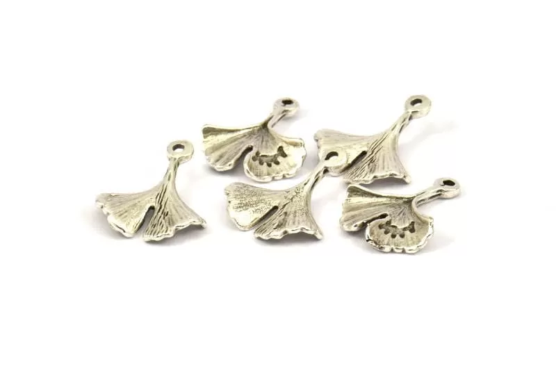 Antique Silver Gingko Pendant, 4 Antique Silver Plated Brass Leaf Charms (18x15mm) N0443