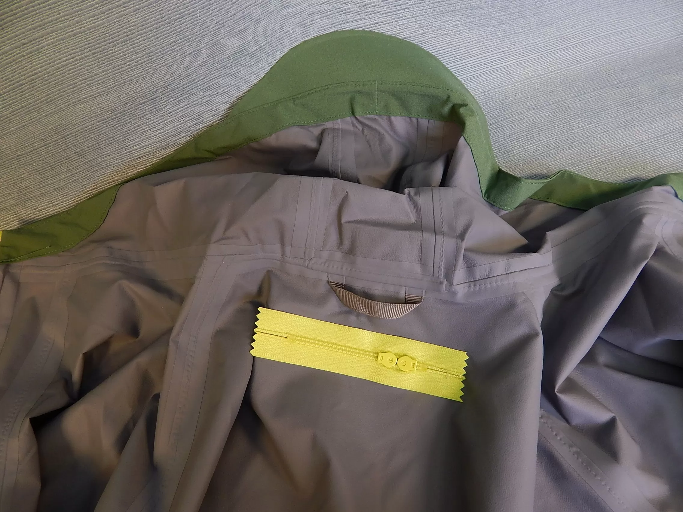 Backcountry x Petco Green Rain Jacket - Various Sizes Available - BRAND NEW!