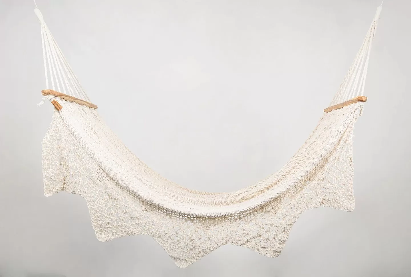 Boho Natural Cotton Hammock With Geometric Fringe (Wooden Bar)