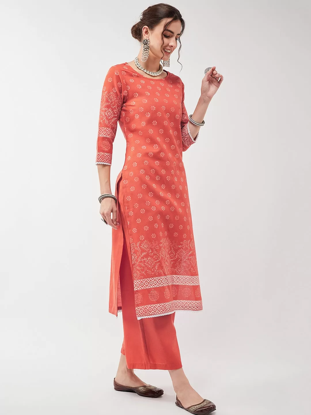 Casual Printed Kurta With Pant Set Having Lace Details