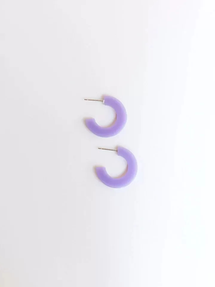 Classic Acrylic Small Hoops in Violet