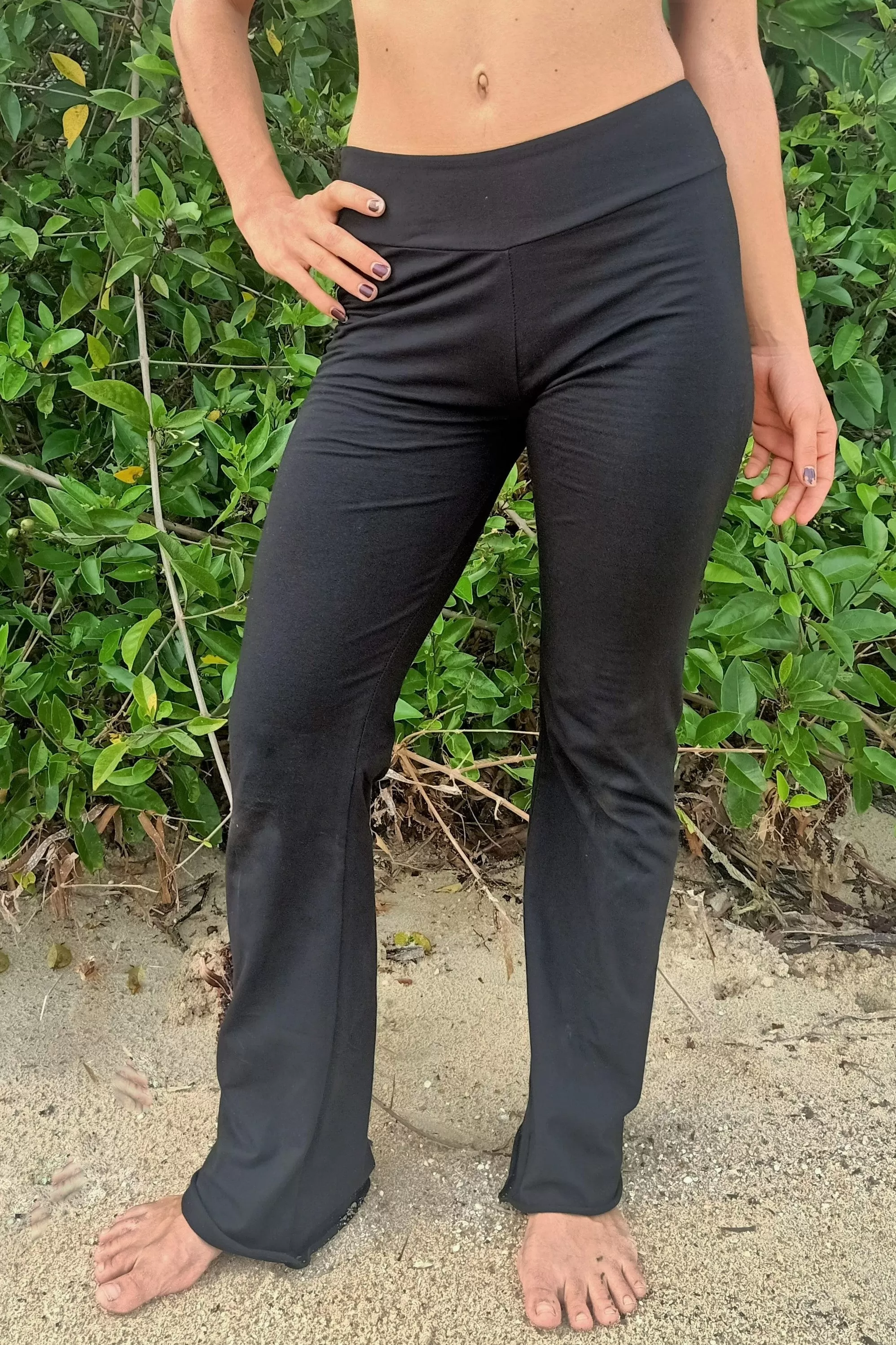 Flared Yoga Pants in Onyx