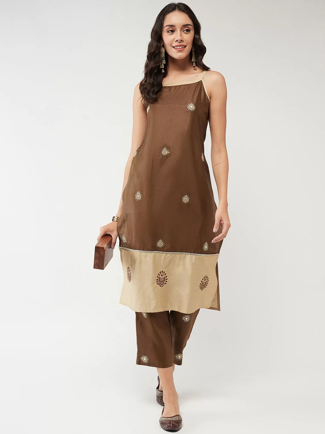 Fusion Embroidered Sleeveless Color-Blocked Kurta