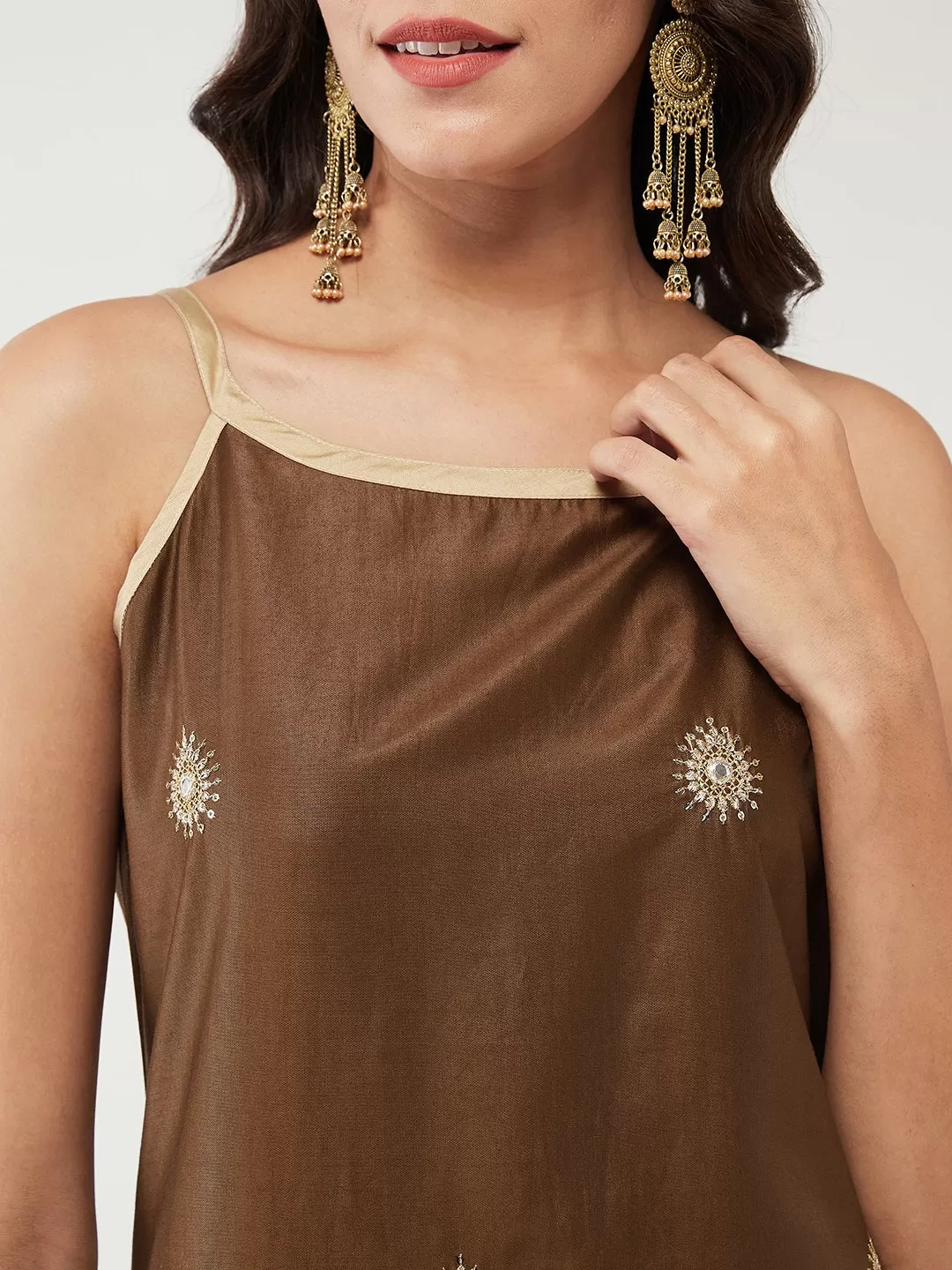 Fusion Embroidered Sleeveless Color-Blocked Kurta