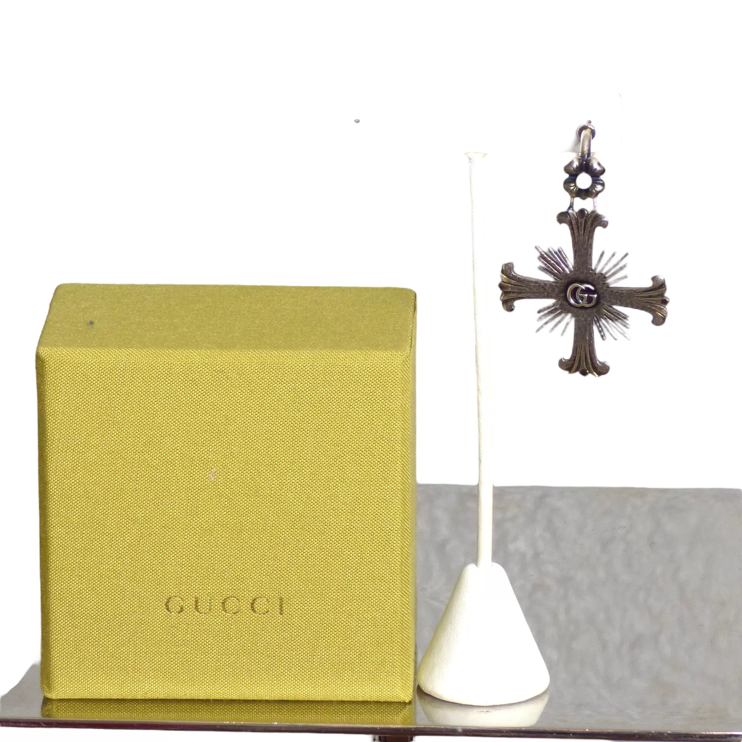 GUCCI-Silver Maltese Cross Earring