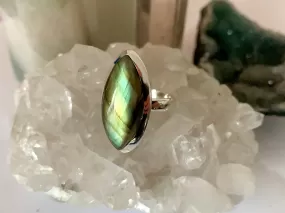 Labradorite Akoni Ring - Regular Marquise