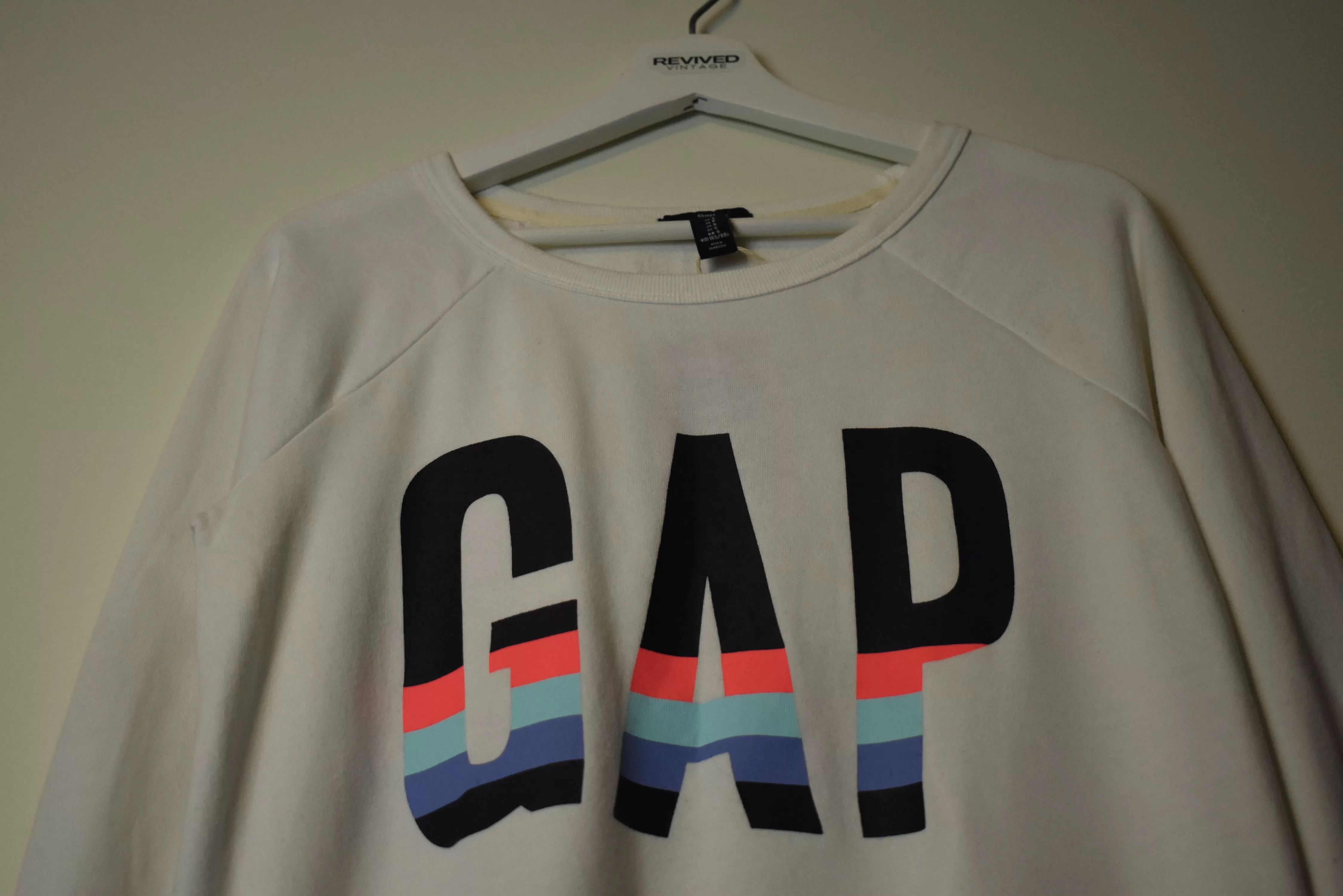 Vintage GAP Rainbow Print White Long Sleeve Medium